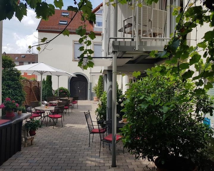 Hotel-Restaurant Pfalzer Hof